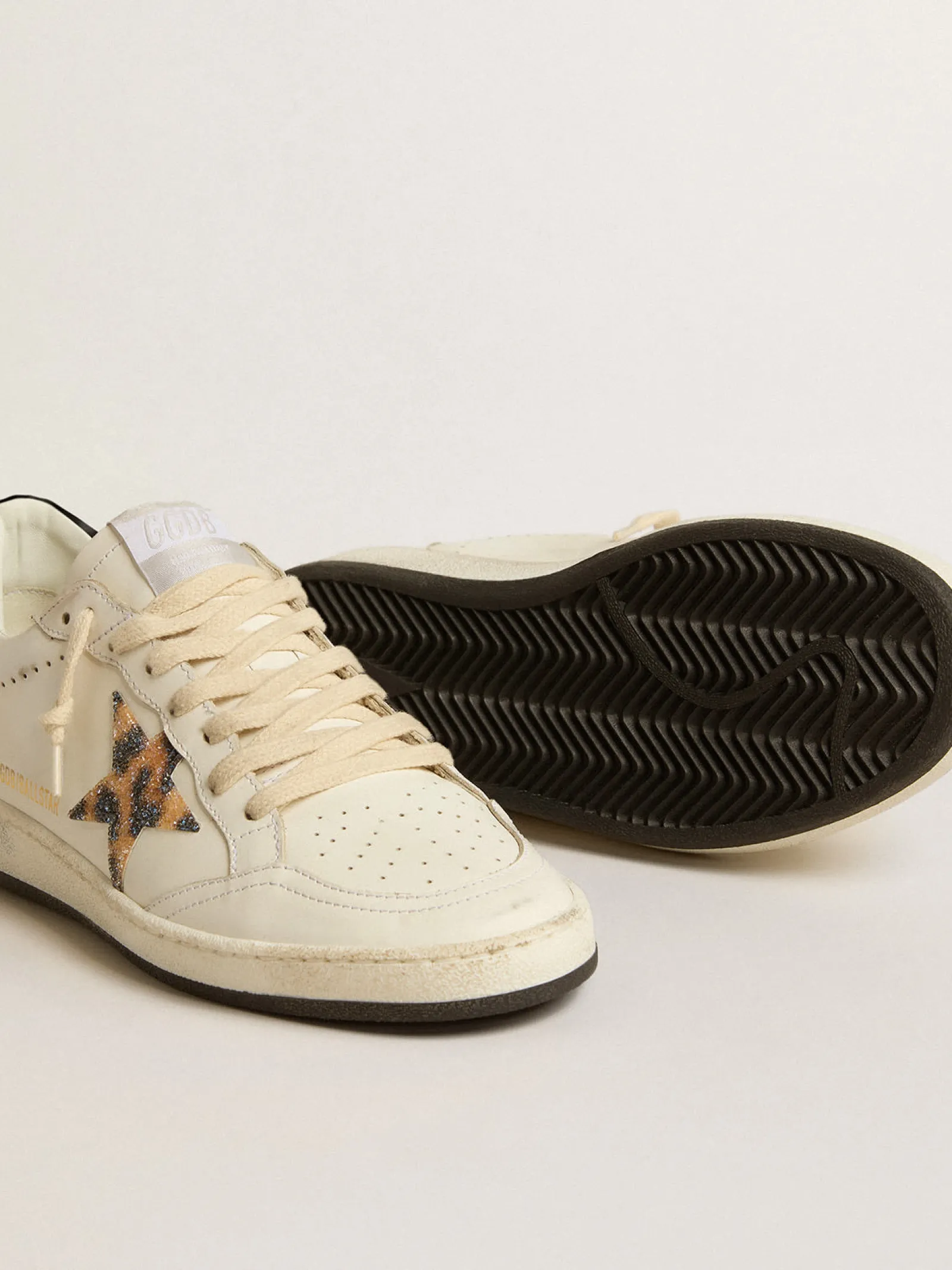 Cheap Golden Goose Ball Star com estrela com estampa de leopardo e talão com cristais Swarovski Cor: branco