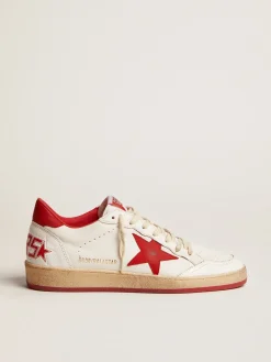 Store Golden Goose Ball Star feminino de couro branco com estrela e talão vermelhos Cabedal: 56% couro de cabra, 34% couro bovino, 8% poliéster, 2% náilon