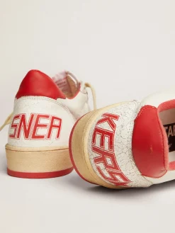 Store Golden Goose Ball Star feminino de couro branco com estrela e talão vermelhos Cabedal: 56% couro de cabra, 34% couro bovino, 8% poliéster, 2% náilon