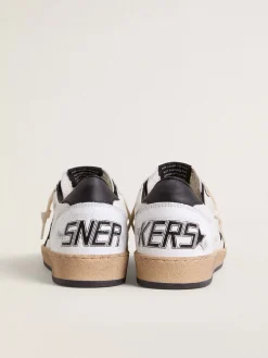 Shop Golden Goose Ball Star feminino de napa com estrela branca e talão preto Cabedal de napa branca
