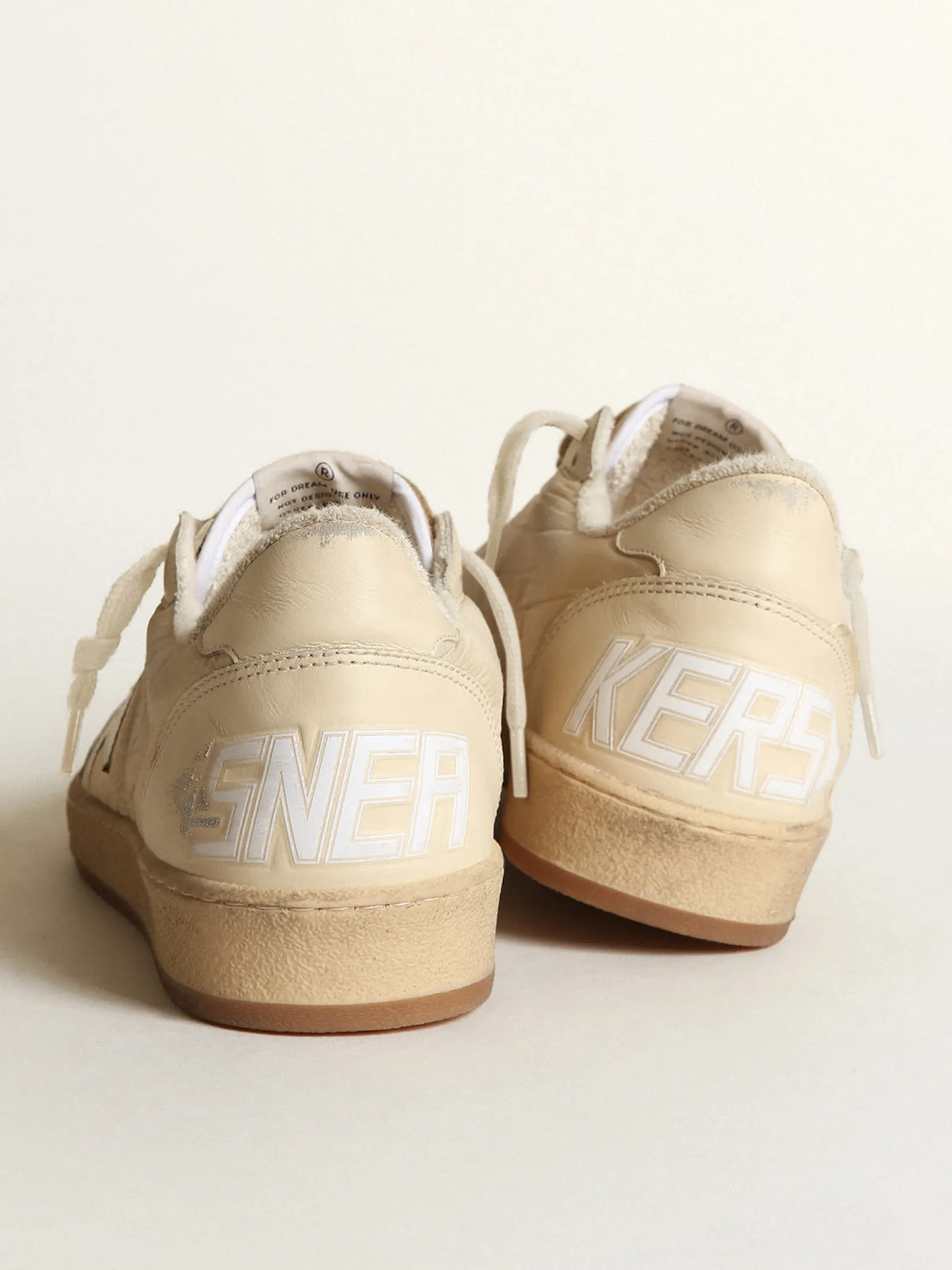Flash Sale Golden Goose Ball Star feminino de náilon branco leite com estrela e talão brancos Cabedal de náilon branco leite