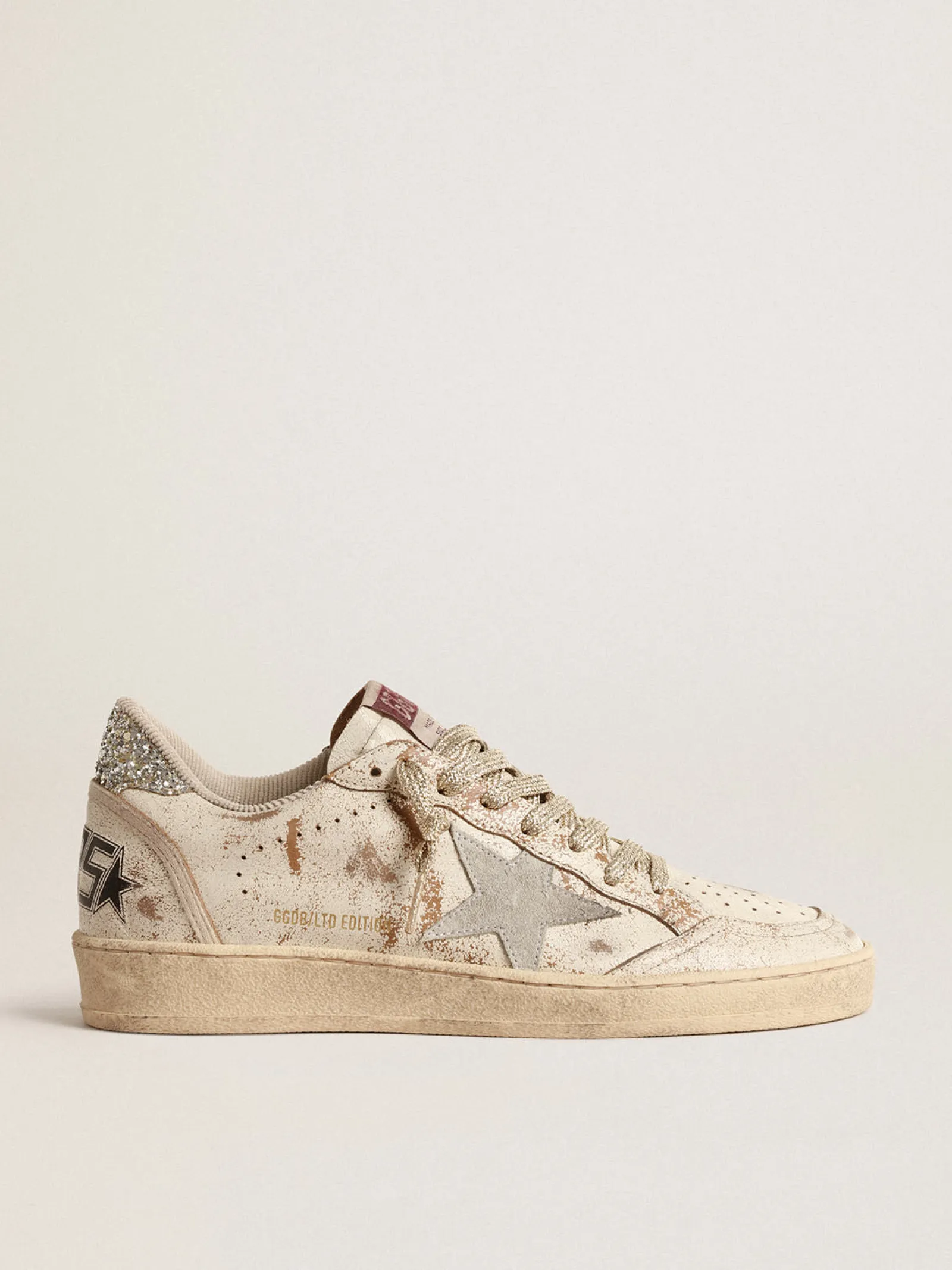 Flash Sale Golden Goose Ball Star LTD com estrela de suede e talão de glitter platinado Cabedal de couro branco brilhante com efeito desgastado