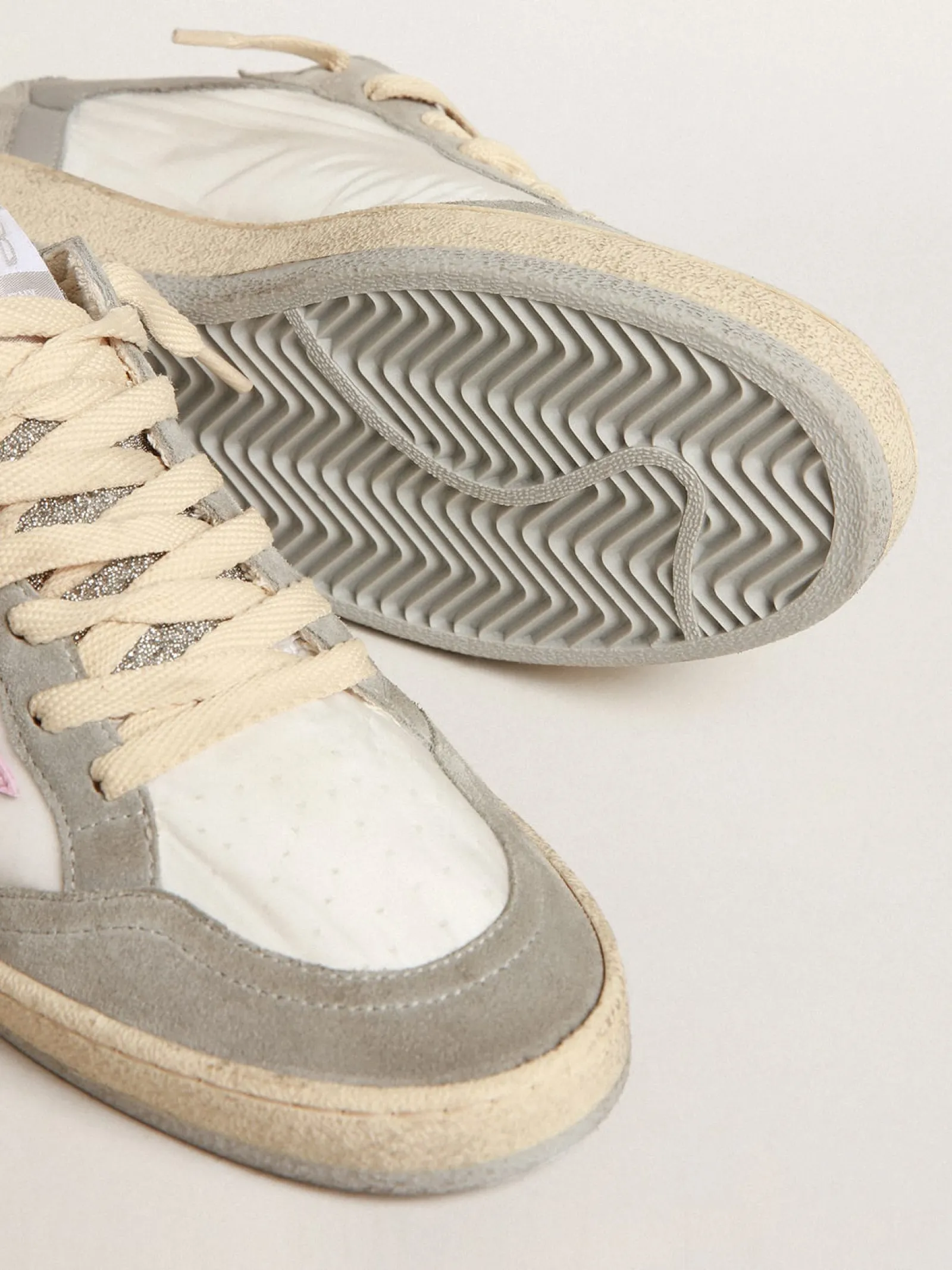 Flash Sale Golden Goose Ball Star LTD com inserções de cristais Swarovski e estrela rosa Cabedal de náilon branco e couro cinza