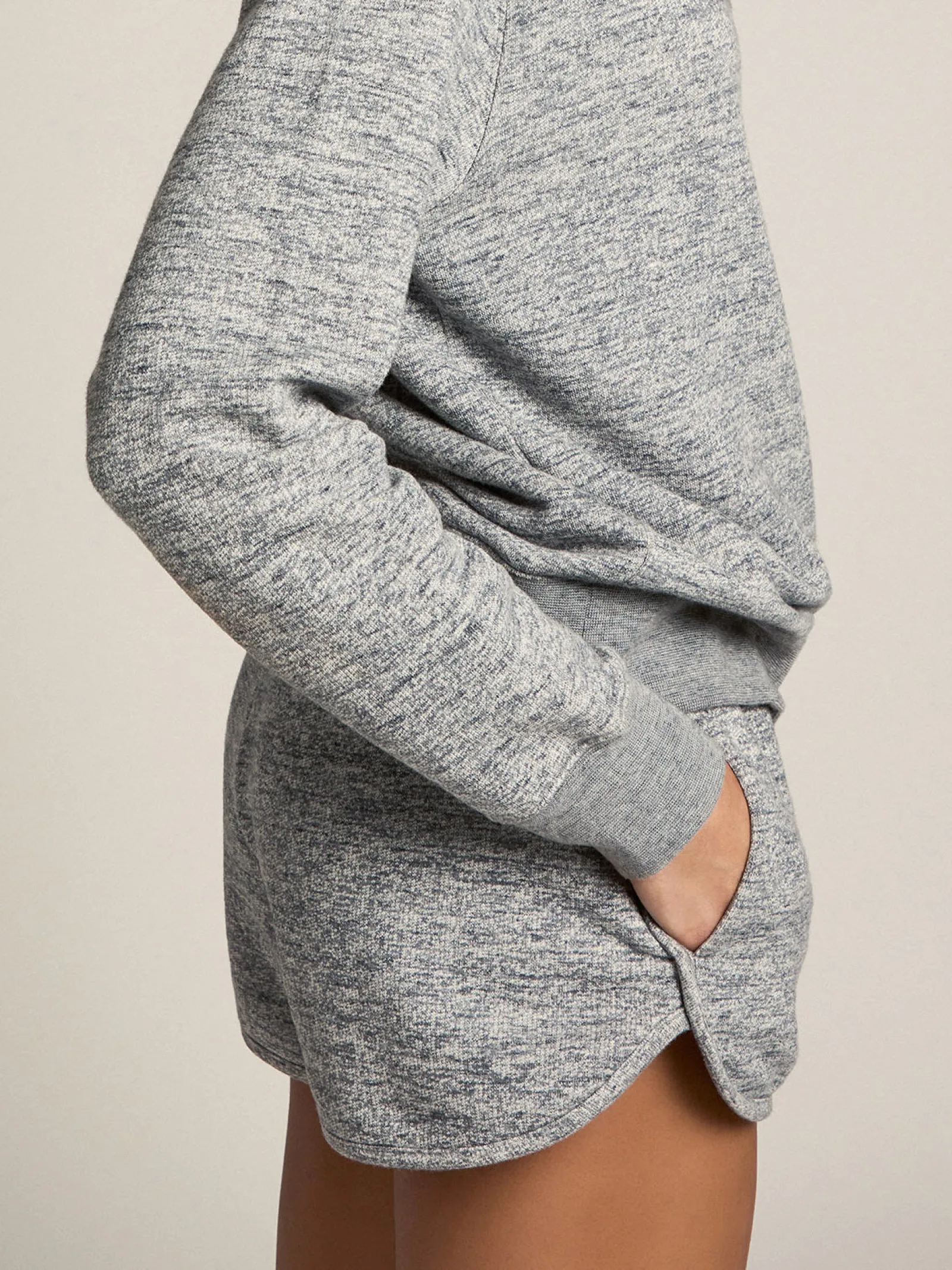 Shop Golden Goose Bermuda cinza mescla com estrela dourada Cor: cinza mescla