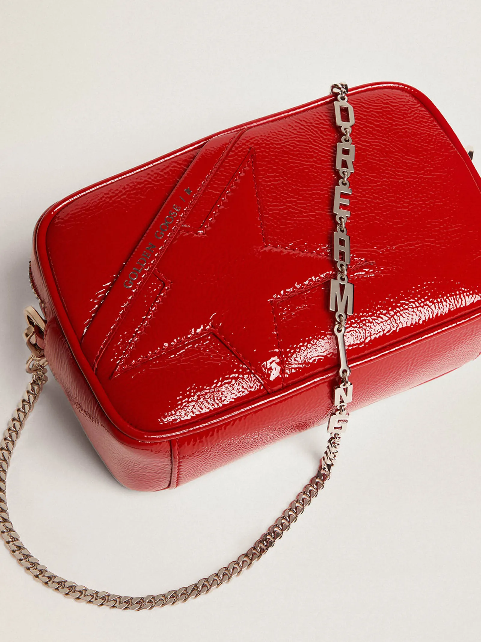 Best Golden Goose Bolsa Mini Star feminina de couro pintado vermelho com estrela tom sobre tom Cor: vermelho rubi