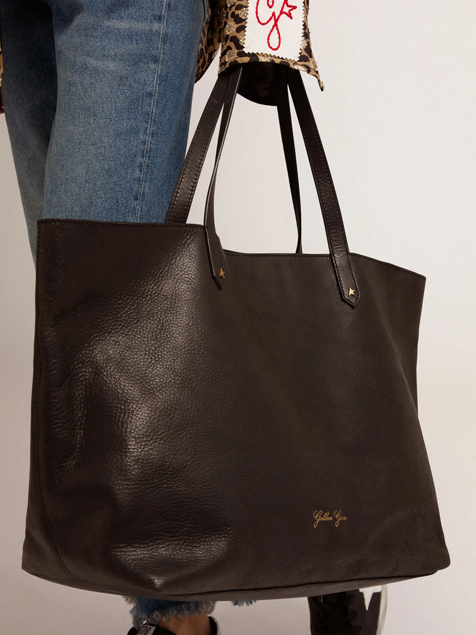 Sale Golden Goose Bolsa Pasadena feminina preta com logo dourado Cor: preto