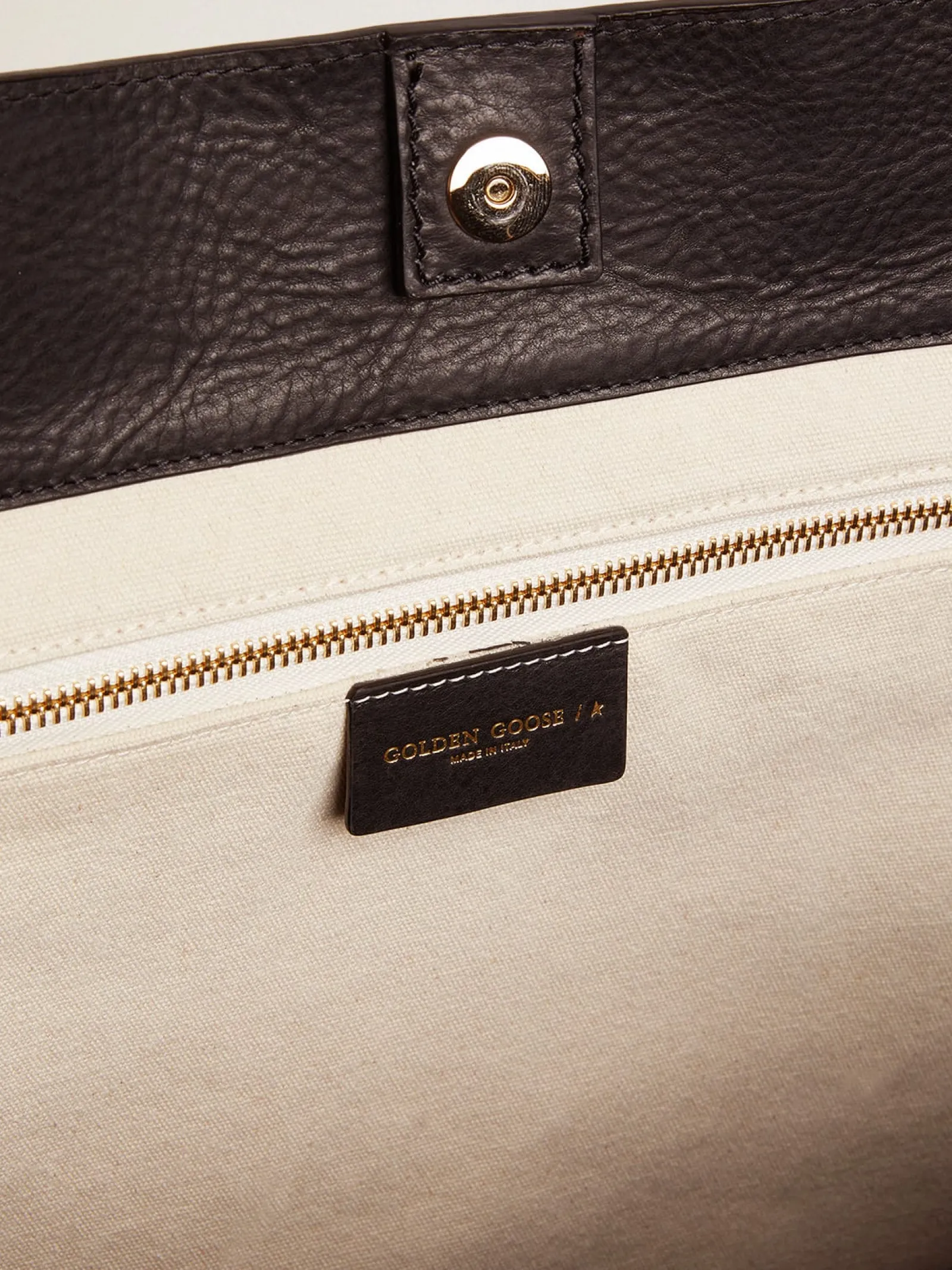 Sale Golden Goose Bolsa Pasadena feminina preta com logo dourado Cor: preto