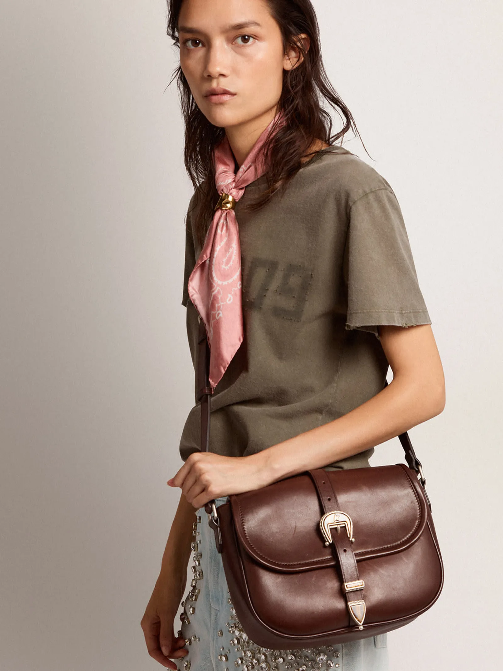 Discount Golden Goose Bolsa Rodeo média de couro escuro Material principal: 100% couro bovino