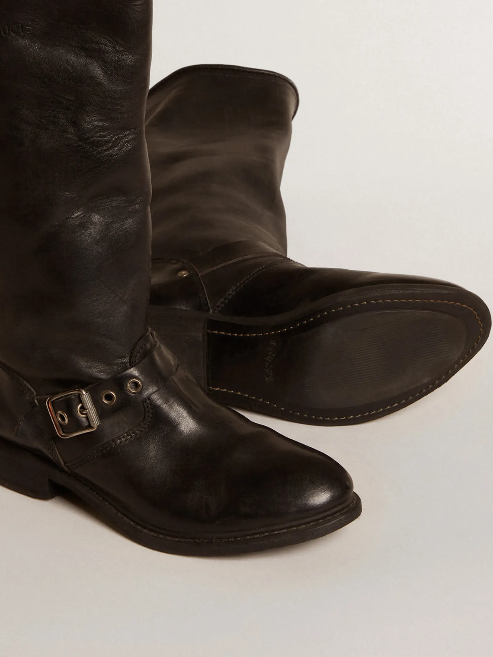 Flash Sale Golden Goose Botas Biker de cano alto de couro preto com tachas e fivelas prateadas Cor: preto