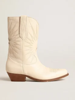 Discount Golden Goose Botas Wish Star cano baixo de couro na cor creme com estrela embutida Cor: creme