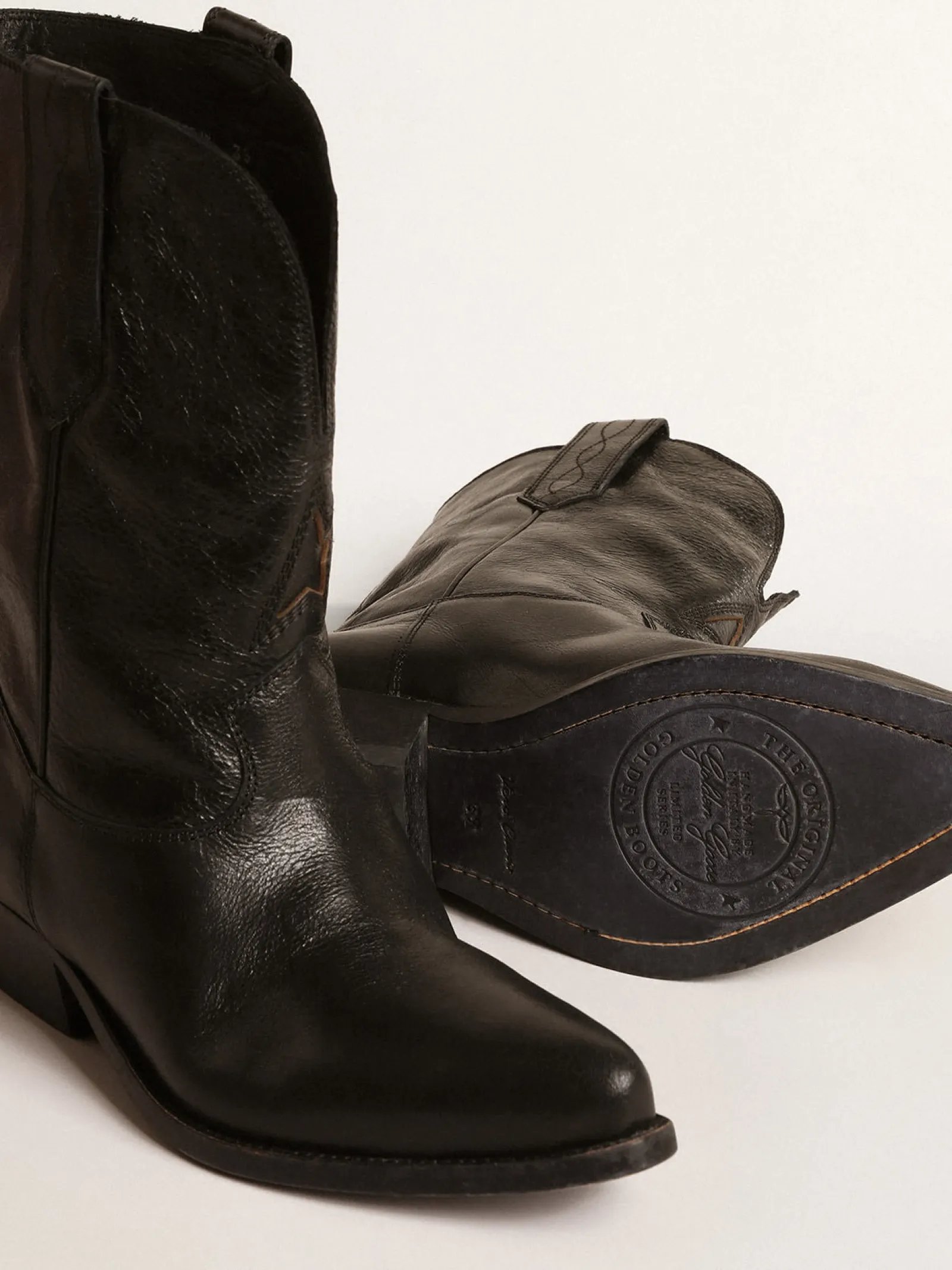 Discount Golden Goose Botas Wish Star de cano baixo de couro preto com estrela preta Cor: preto