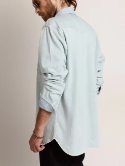 Clearance Golden Goose Camisa jeans masculina desbotada com tachas marteladas Cor: azul desbotado