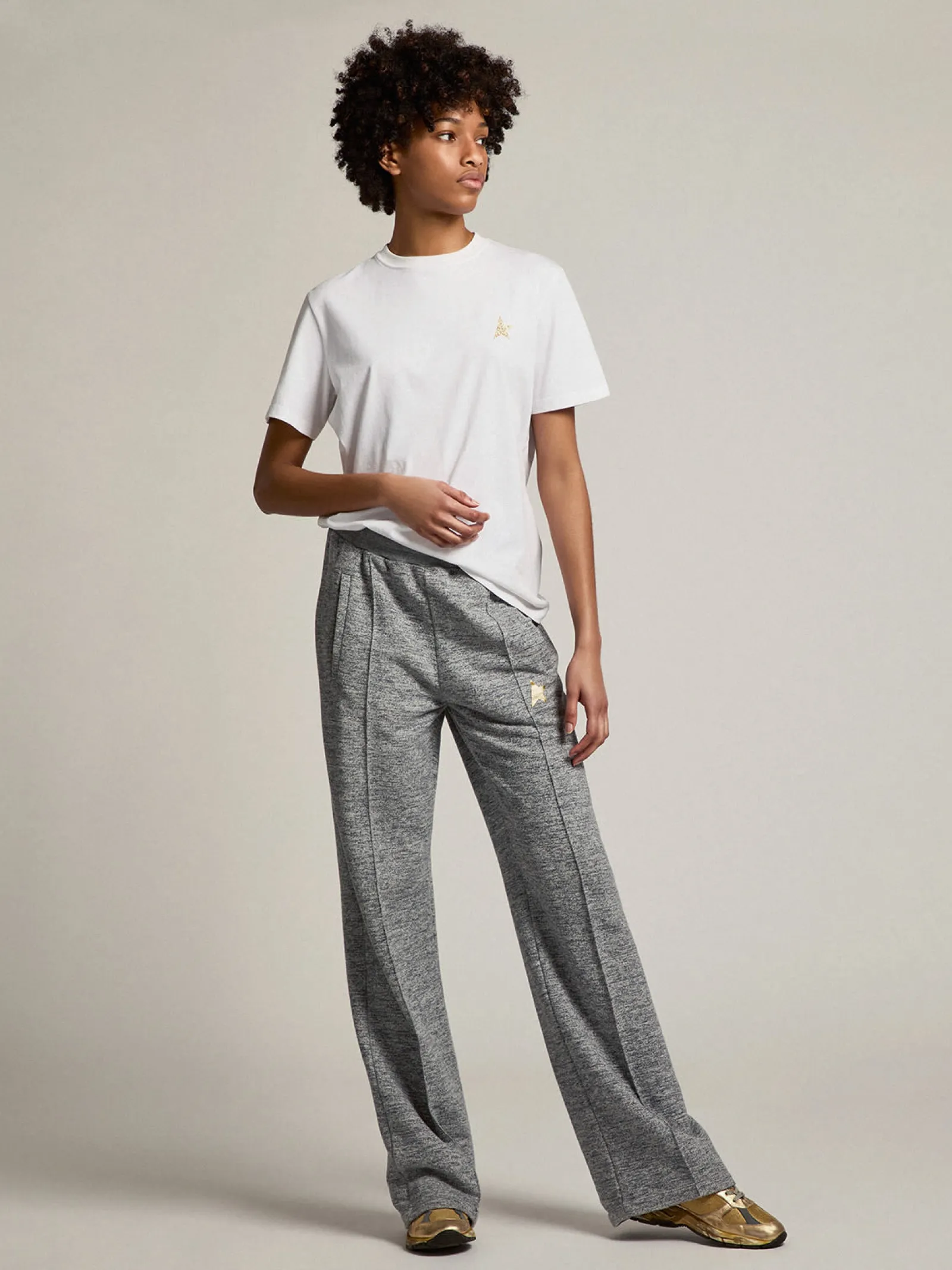 Store Golden Goose Camiseta branca Coleção Star com estrela de glitter dourado na frente Cor: branco