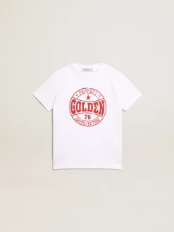 Outlet Golden Goose Camiseta branca infantil masculina com logo vermelho no centro Golden Collection