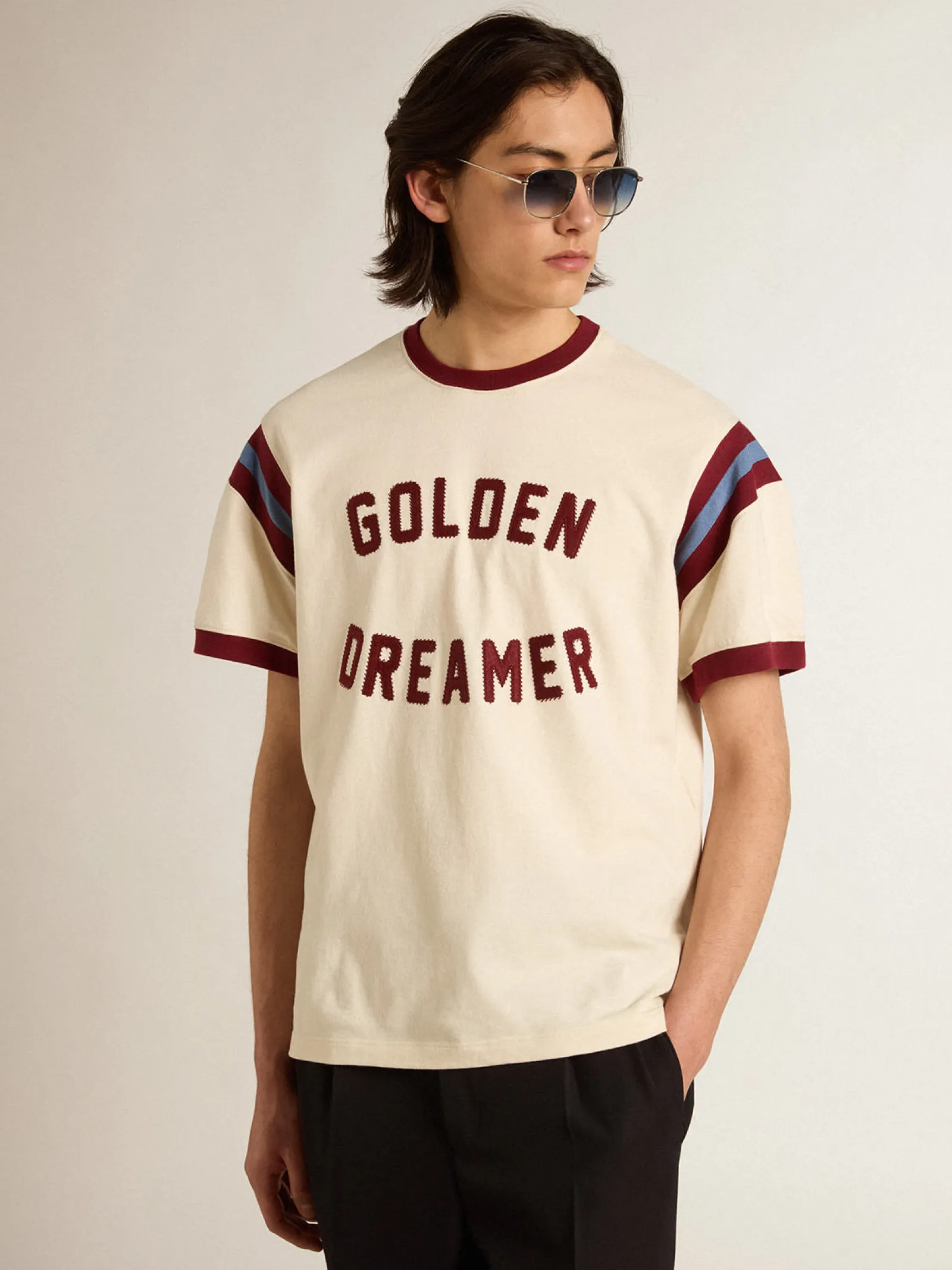 Hot Golden Goose Camiseta branca masculina com escrita bordô na frente Coleção Journey