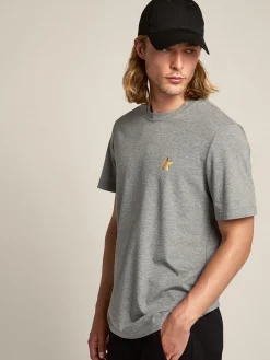 Shop Golden Goose Camiseta masculina cinza mescla com estrela dourada na frente Cor: cinza mescla