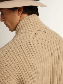 Discount Golden Goose Cardigã masculino de abotoamento duplo de lã bege com patches de couro Cor: bege claro