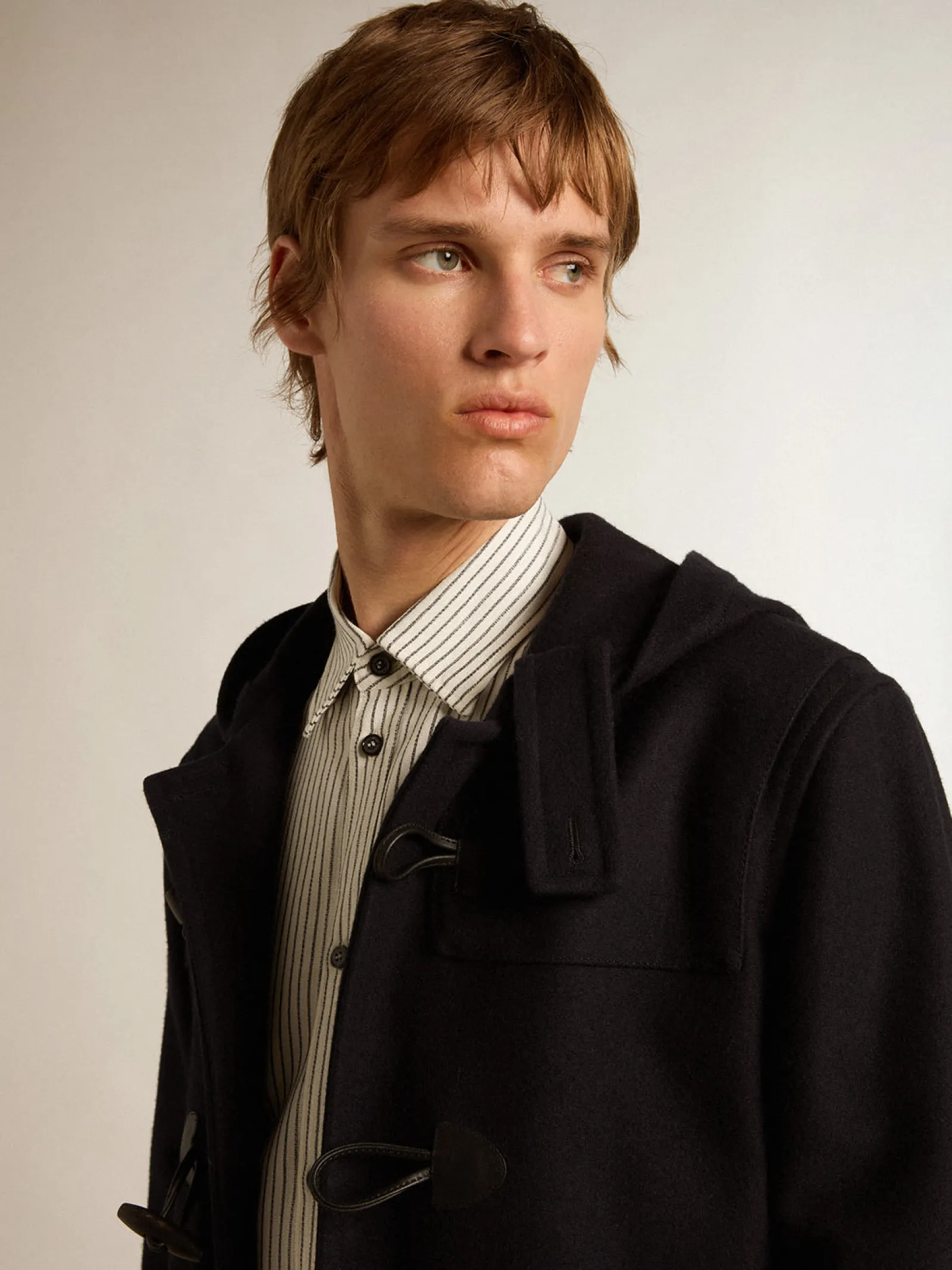 Fashion Golden Goose Casaco Duffle de lã azul-escura com capuz e fecho de sapo Golden Collection