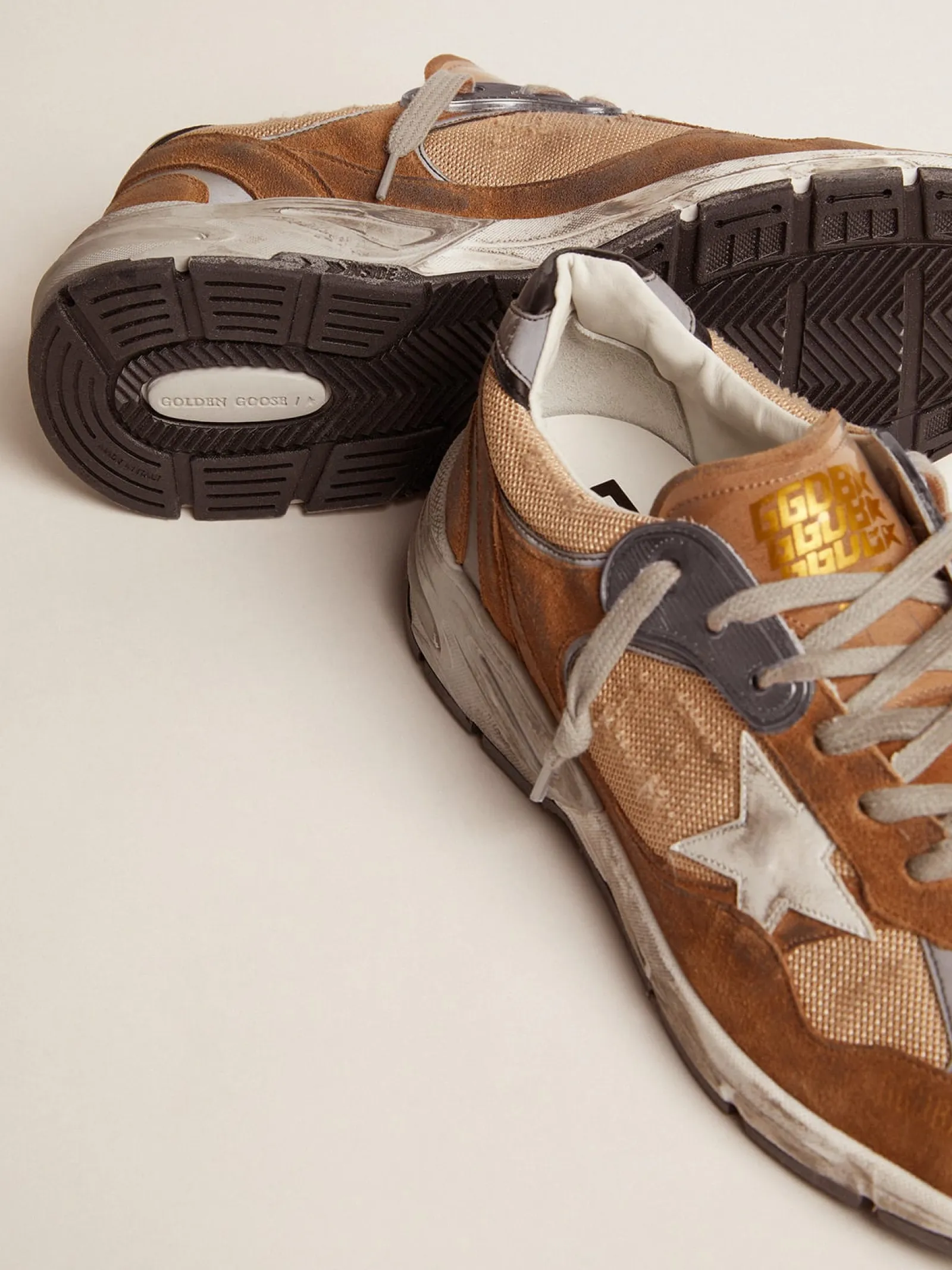 Hot Golden Goose Dad-Star masculino de tela e suede cor tabaco com estrela branca Cabedal de tela e suede na cor tabaco