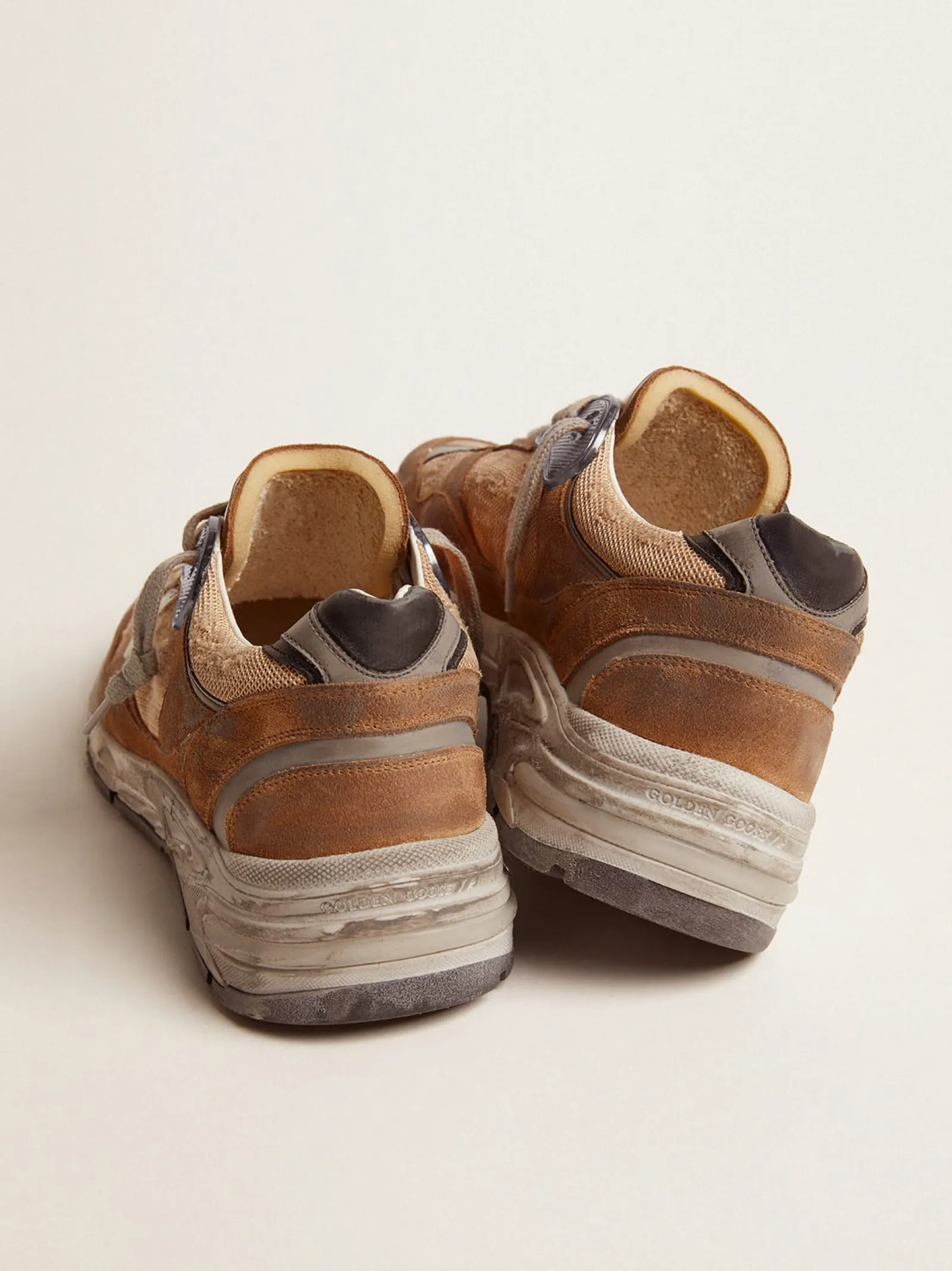 Hot Golden Goose Dad-Star masculino de tela e suede cor tabaco com estrela branca Cabedal de tela e suede na cor tabaco