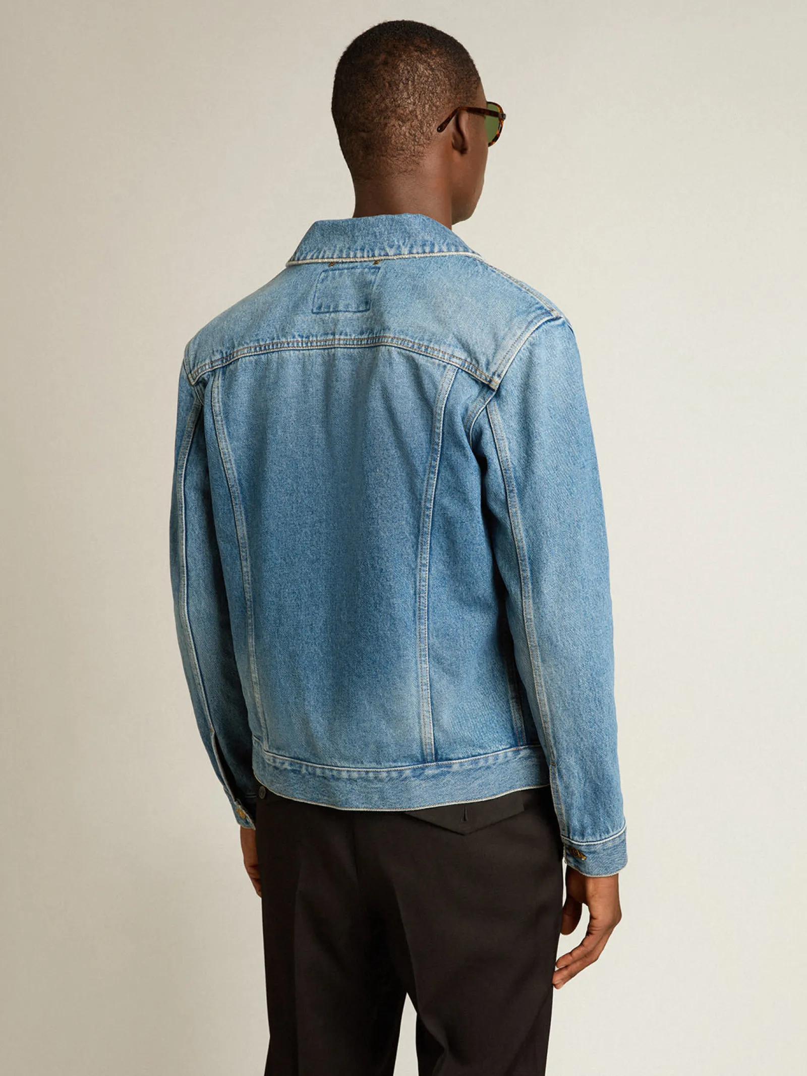 Store Golden Goose Jaqueta jeans masculina com lavagem média Cor: azul
