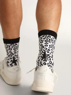 New Golden Goose Meias branco e preto com estampa de leopardo e estrela preta na parte de trás Cor: branco e preto