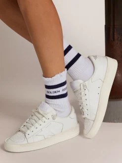 Store Golden Goose Meias de algodão com acabamento desgastado, listras azul-marinho e logo Cor: cinza