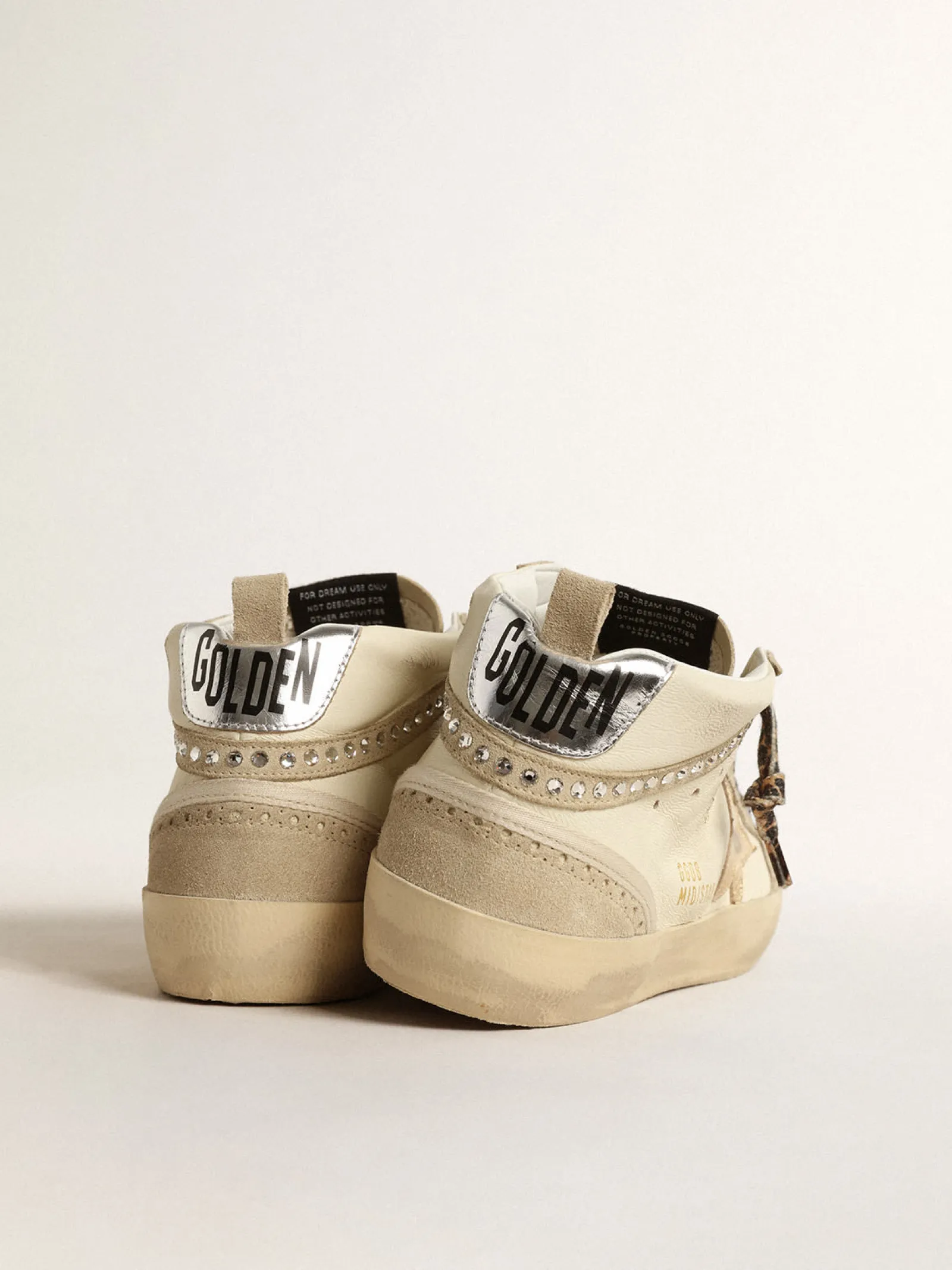 Outlet Golden Goose Mid Star com estrela de couro metálico e lista com cristais Cabedal de couro bege e suede na cor cru