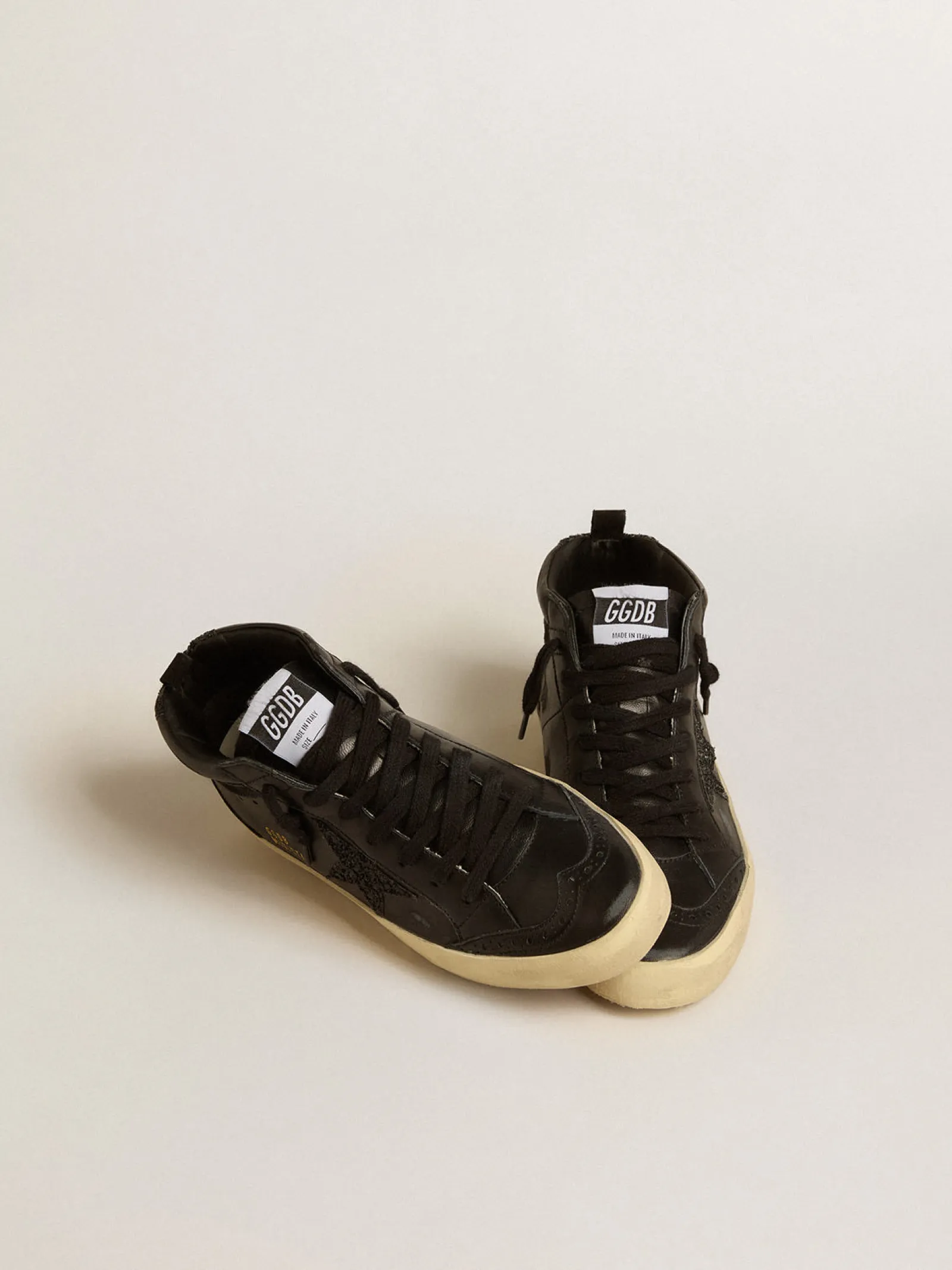 Sale Golden Goose Mid Star de napa preta com estrela de glitter preto e lista de suede Cabedal de napa preta