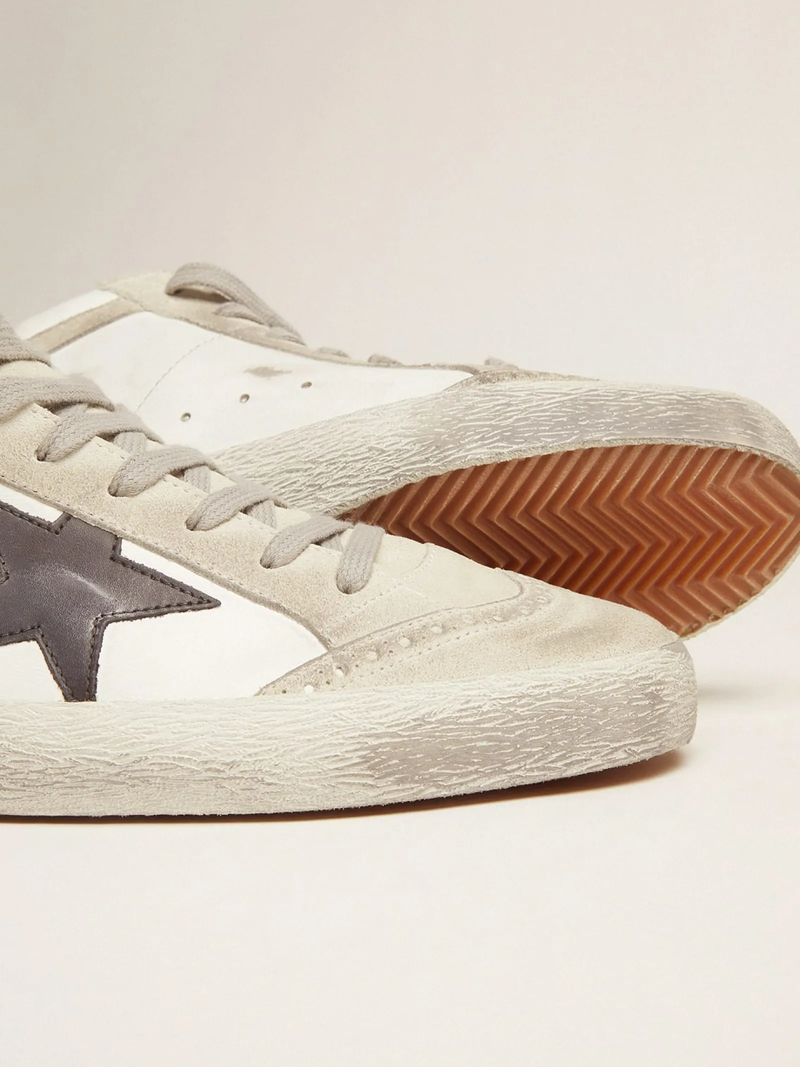 Best Golden Goose Mid Star masculino branco com estrela preta Material principal: 100% couro bovino