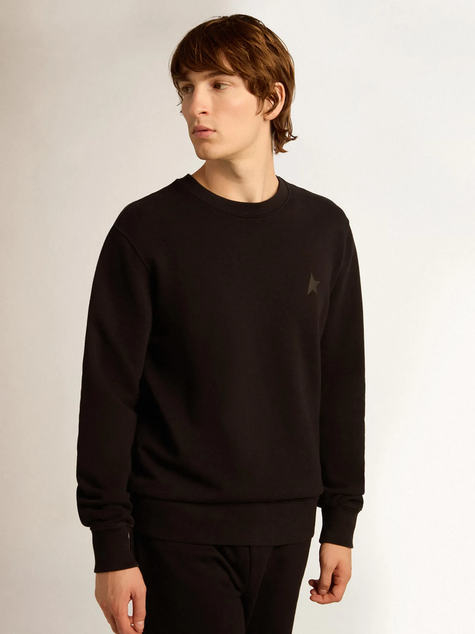 Fashion Golden Goose Moletom Archibald preto Coleção Star com estrela tom sobre tom na frente Cor: preto