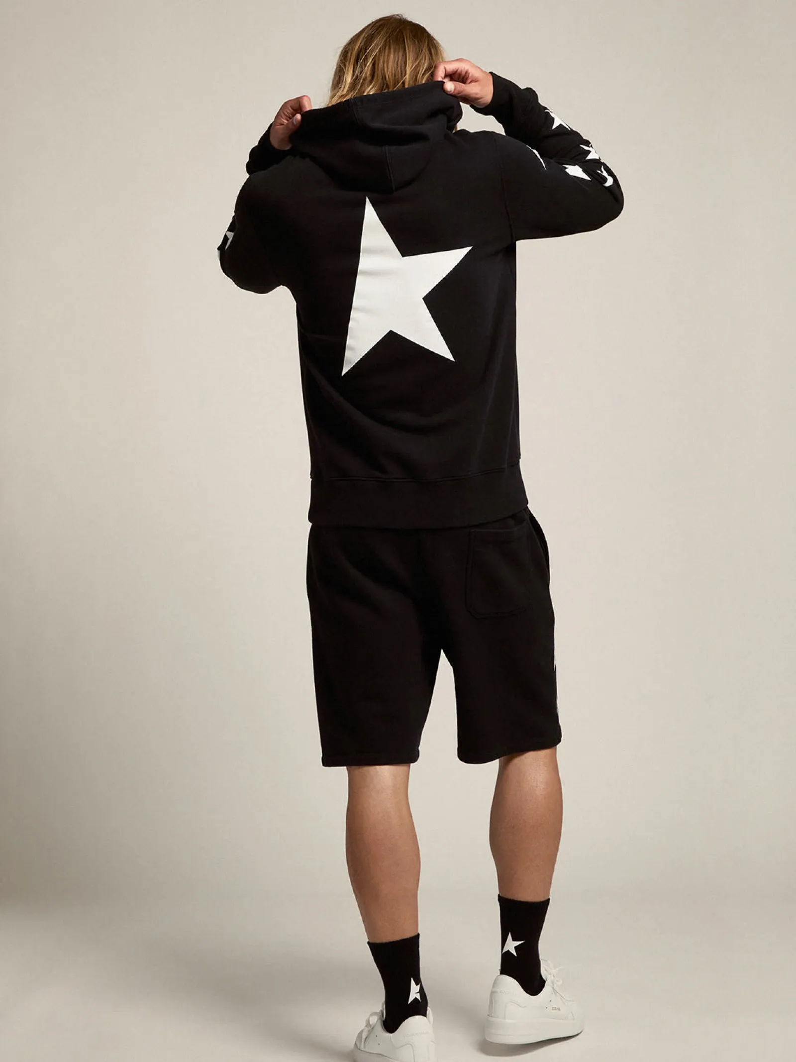 Cheap Golden Goose Moletom com capuz Alighiero Coleção Star preta com estrelas brancas em contraste Cor: preto