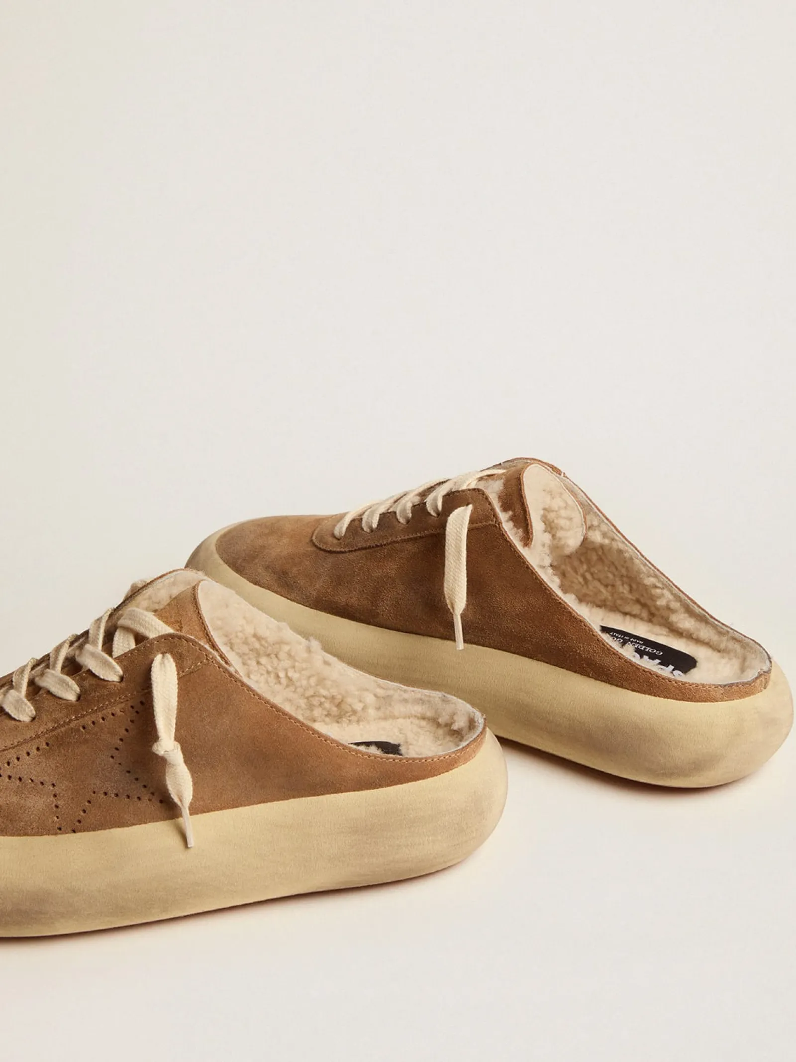 Flash Sale Golden Goose Mule Space-Star de suede na cor tabaco e forro de shearling Cabedal de suede na cor tabaco