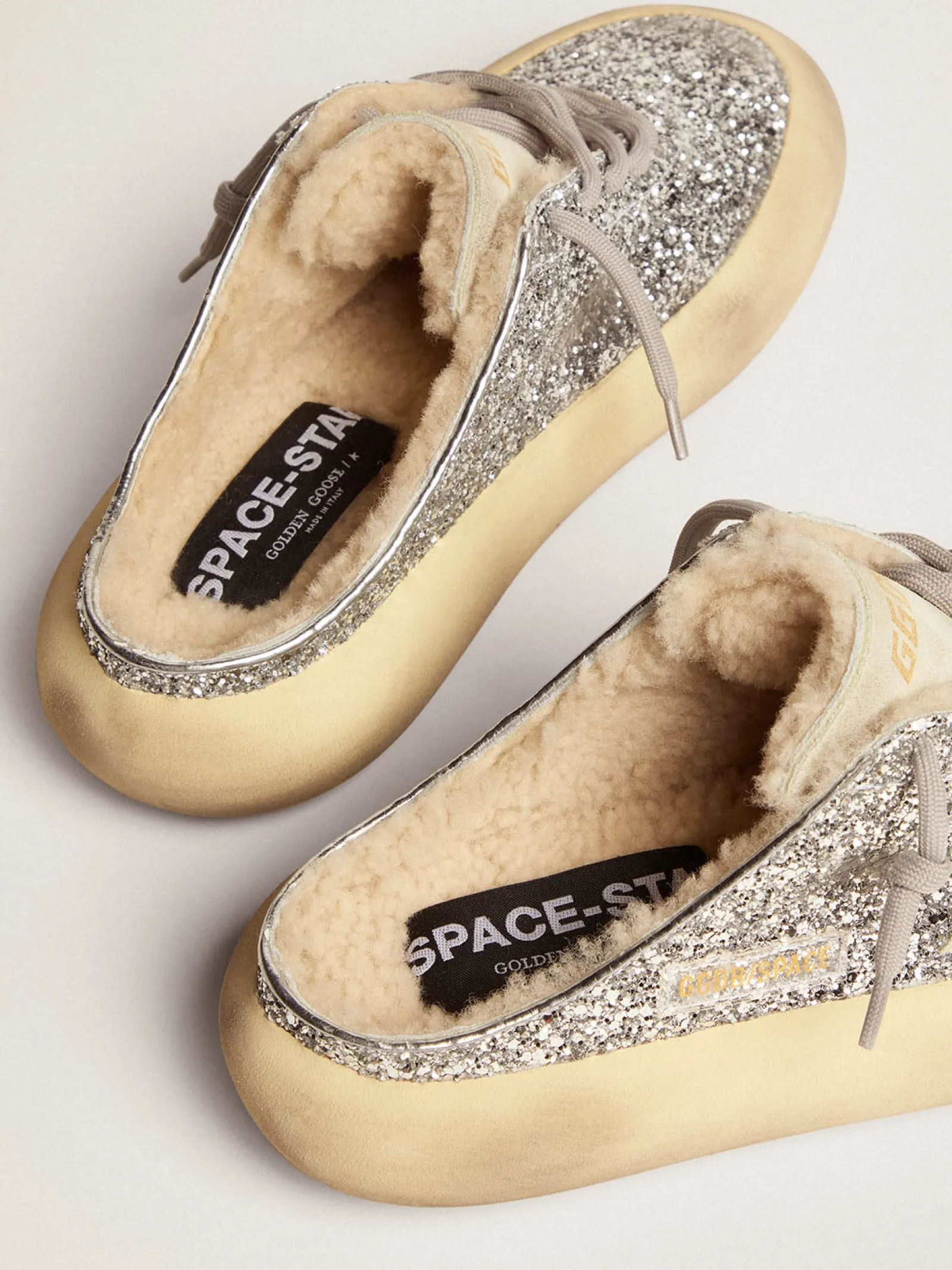 Cheap Golden Goose Mule Space-Star feminino em glitter prateado e forro de shearling Cabedal de glitter prateado