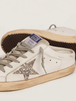 Fashion Golden Goose Mule Super-Star de couro branco e suede cinza com estrela de glitter prateado Cor: branco