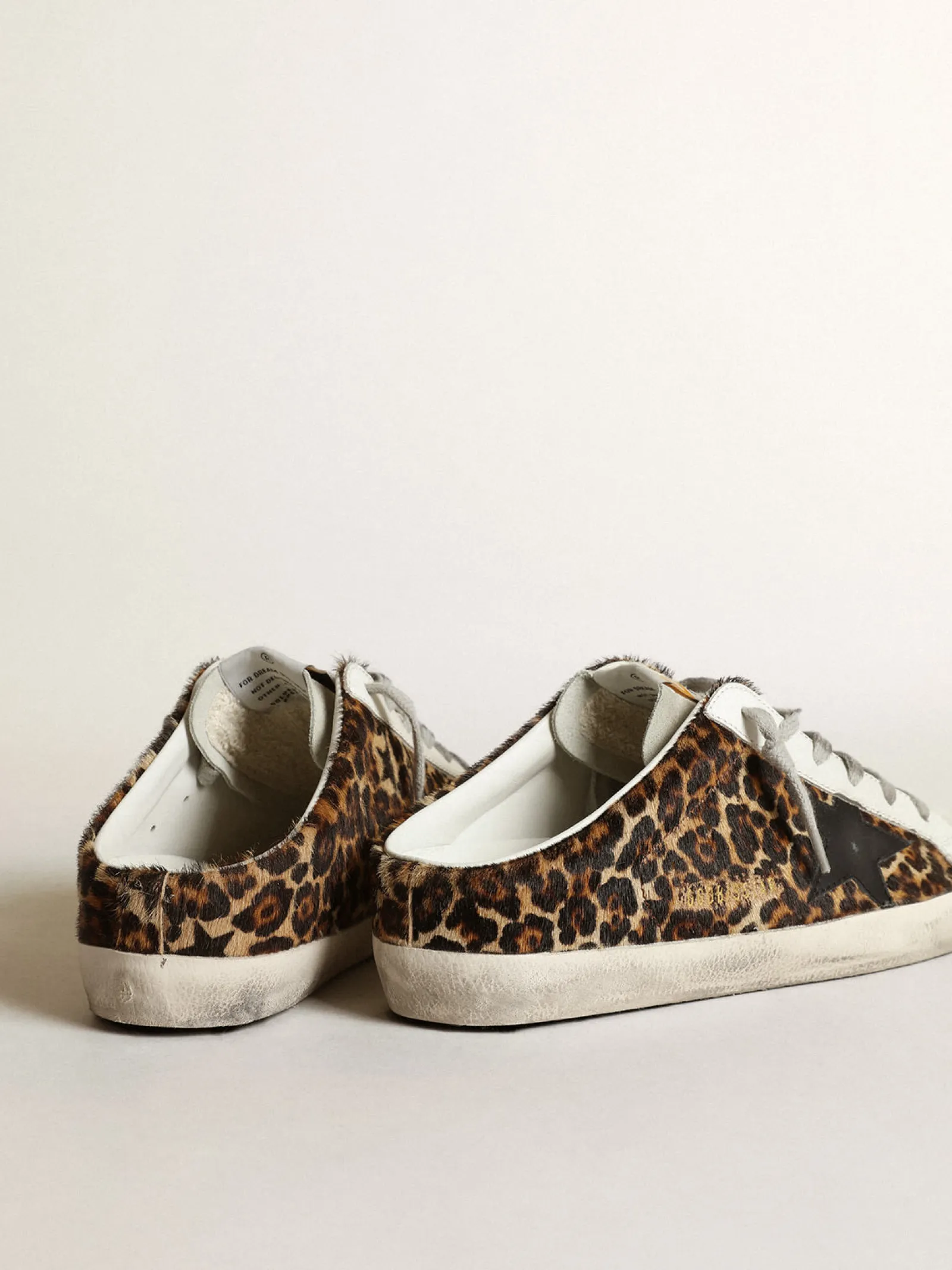 Discount Golden Goose Mule Super-Star feminino de cavalinho leopardo com estrela preta Cabedal de couro cavalinho com estampa de leopardo bege e marrom