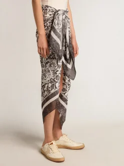 Shop Golden Goose Pareô de voile de algodão com estampa branca e preta all-over Coleção Resort