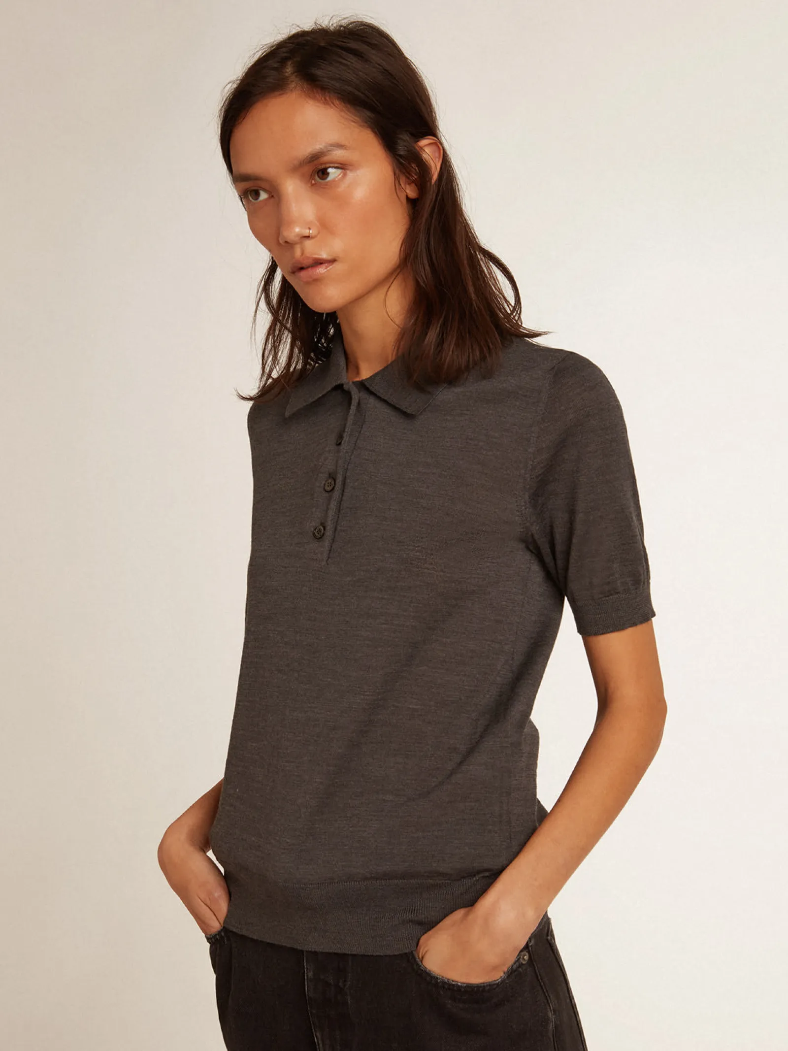Online Golden Goose Polo feminina de lã merino na cor antracite Golden Collection