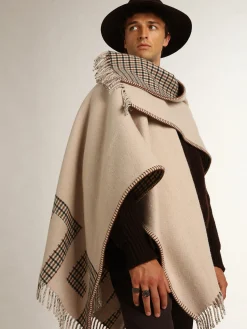 Online Golden Goose Poncho de lã dupla face na cor creme com estampa xadrez e inscrição Cor: creme