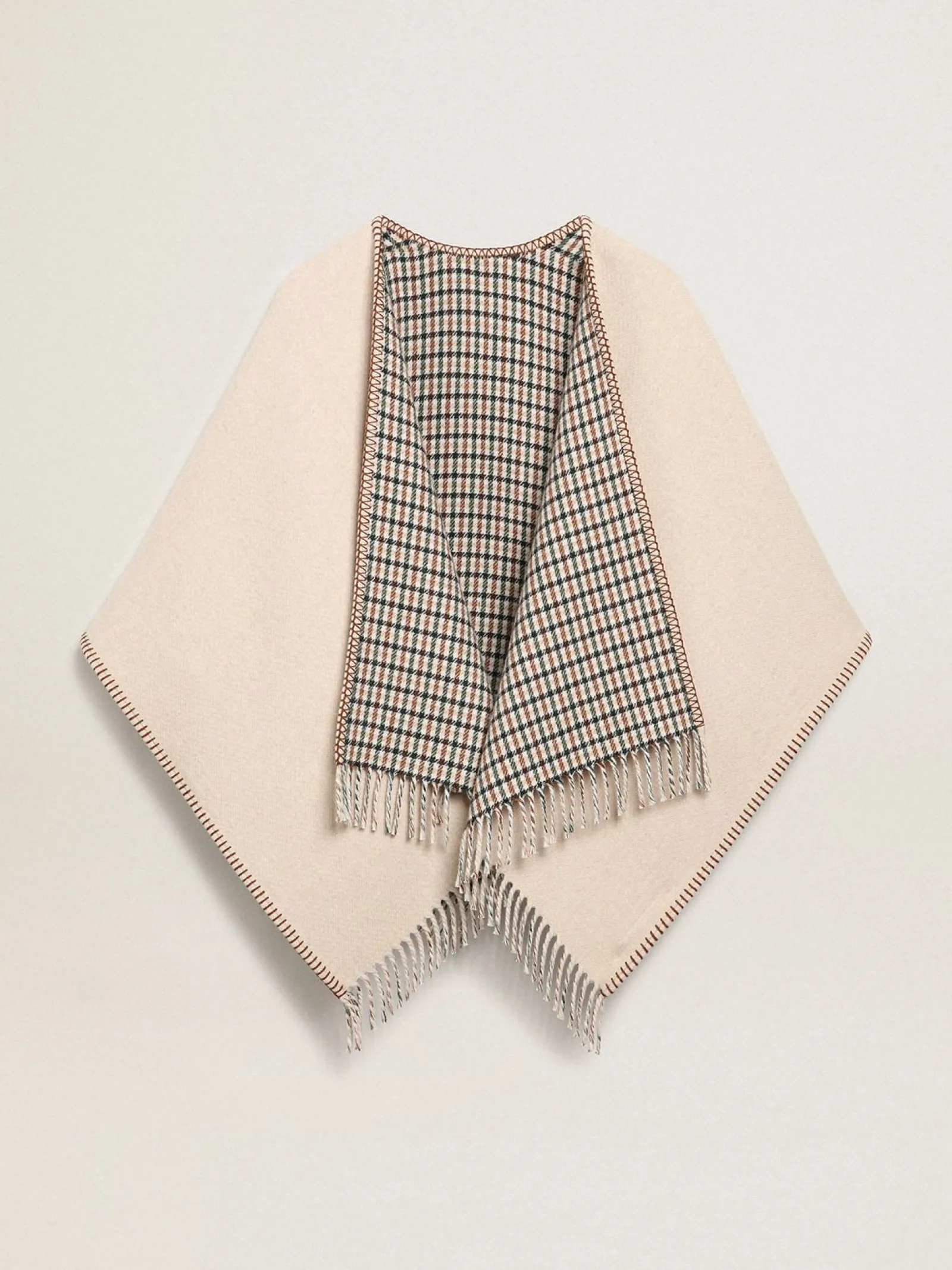 Online Golden Goose Poncho de lã dupla face na cor creme com estampa xadrez e inscrição Cor: creme