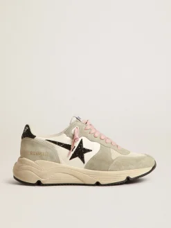 Shop Golden Goose Running Sole com inserções de suede cinza e estrela de glitter preto Cabedal de napa na cor creme