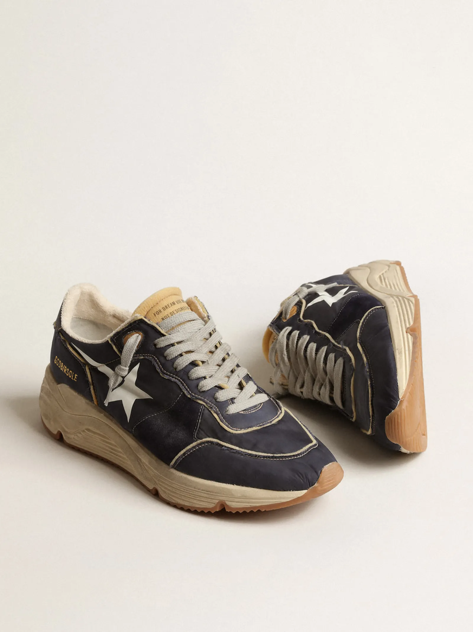 New Golden Goose Running Sole de náilon azul com estrela estampada branca Cabedal de náilon azul-escuro com detalhes de espuma de borracha bege