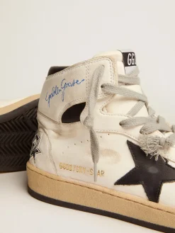 Sale Golden Goose Sky-Star feminino com assinatura no tornozelo e inserções pretas Cor: branco