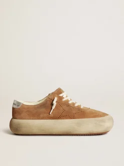 Store Golden Goose Space-Star feminino de suede cor tabaco com estrela perfurada Cabedal de suede na cor tabaco