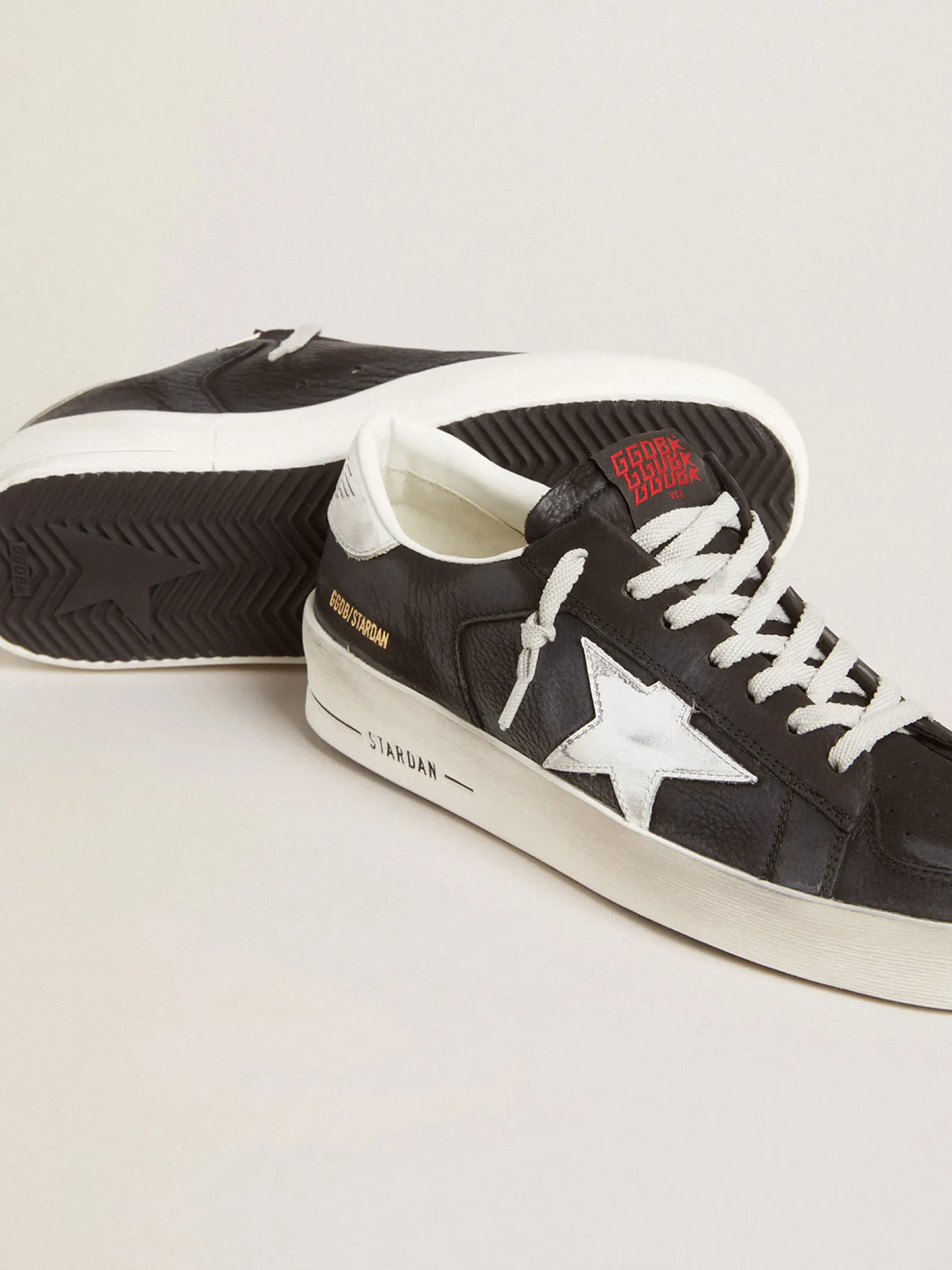 Best Golden Goose Stardan de nubuk e tela pretos com estrela e talão de couro cinza Cabedal de nubuk preto com inserções de tela preta
