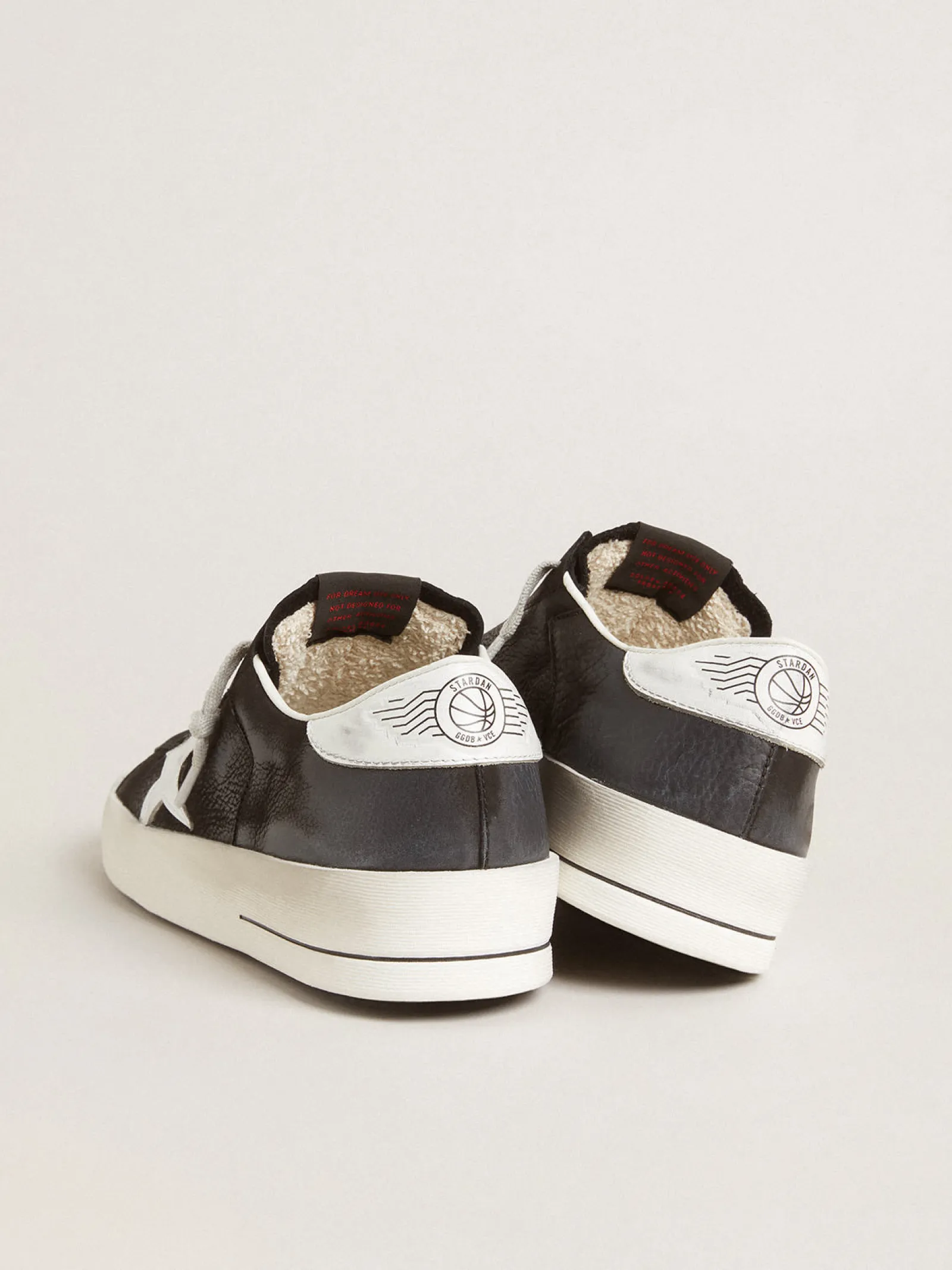 Best Golden Goose Stardan de nubuk e tela pretos com estrela e talão de couro cinza Cabedal de nubuk preto com inserções de tela preta