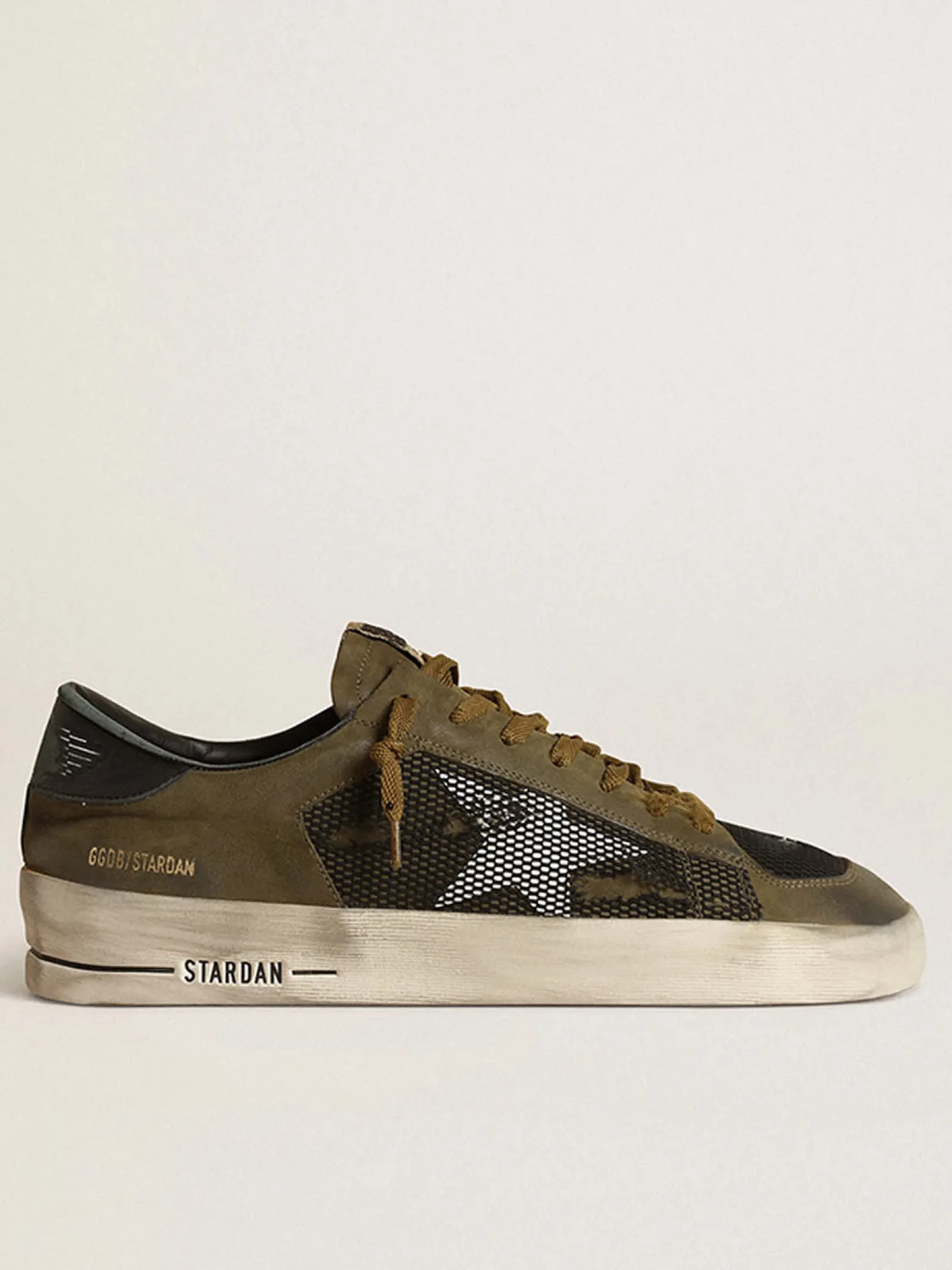 Clearance Golden Goose Stardan masculino de nubuk verde-militar e tela preta com estrela branca Cabedal em nabuk verde militar e malha preta