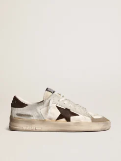 Shop Golden Goose Stardan Masculino napa e cavalinho com estrela de suede marrom Cabedal de napa cor creme e couro cavalinho branco