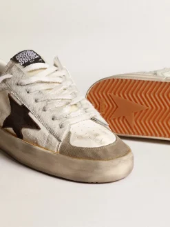 Shop Golden Goose Stardan Masculino napa e cavalinho com estrela de suede marrom Cabedal de napa cor creme e couro cavalinho branco