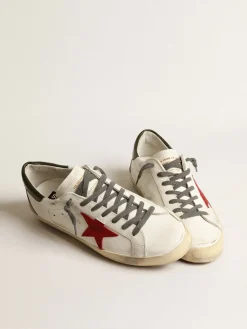 Sale Golden Goose Super-Star com estrela de suede vermelho e talão de couro verde Cor: branco